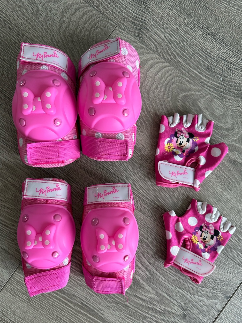 Disney Minnie Girls Protective Sports Gear Bicycle Skates Knew Elbow Pads Gloves